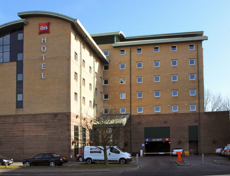 Gatwick Airport Park And Fly Hotels www.gatwickreservations.com